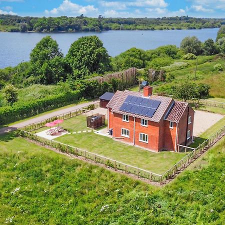 Old Alton Hall Farmhouse Tattingstone Eksteriør bilde
